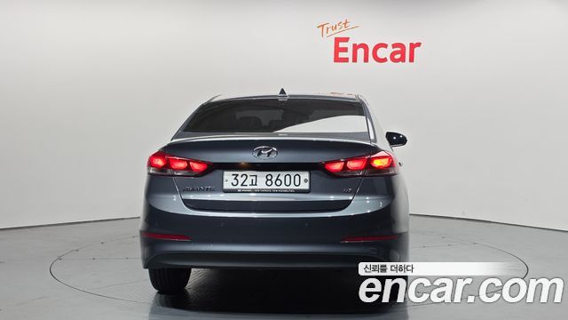 Hyundai AVANTE 2018 — photo 4