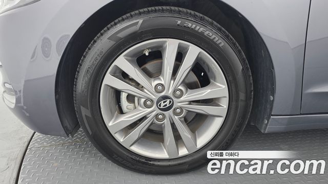 Hyundai AVANTE 2018 — photo 5