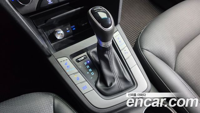 Hyundai AVANTE 2018 — photo 9