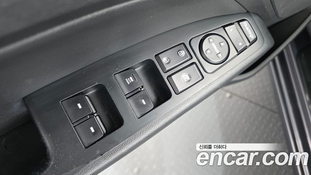 Hyundai AVANTE 2018 — photo 12