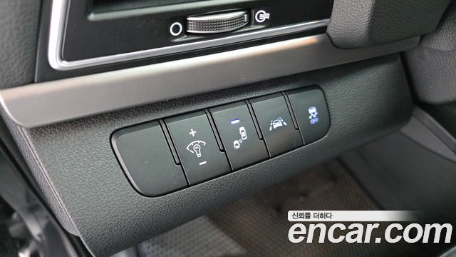 Hyundai AVANTE 2018 — photo 13