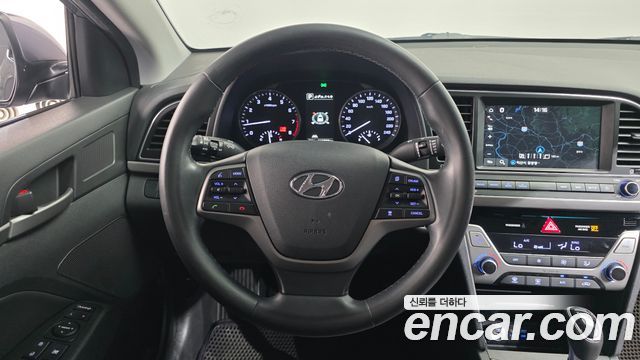 Hyundai AVANTE 2018 — photo 14