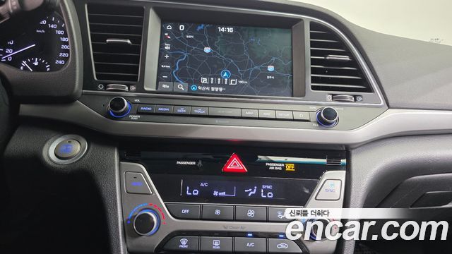 Hyundai AVANTE 2018 — photo 15