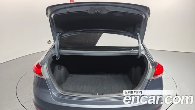 Hyundai AVANTE 2018 — photo 20