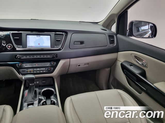 Kia Canival 2019 — photo 9