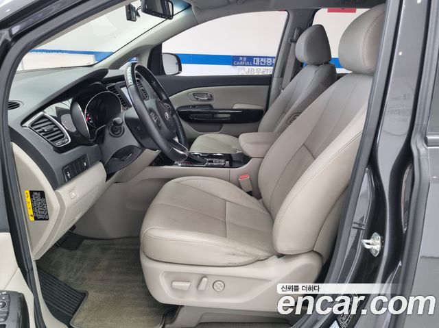 Kia Canival 2019 — photo 12
