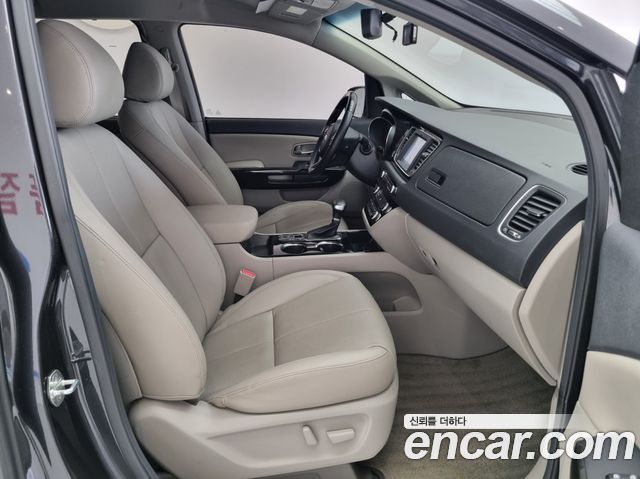 Kia Canival 2019 — photo 13