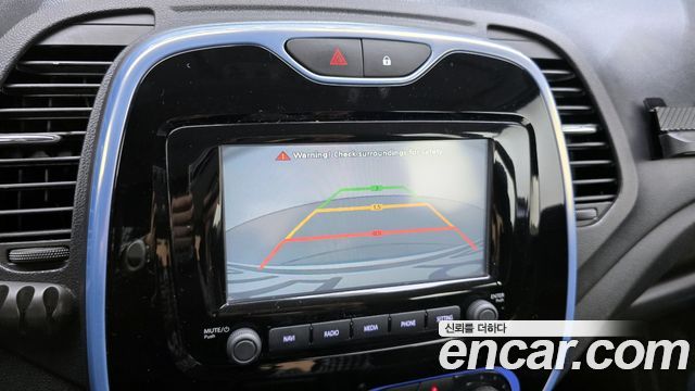 Renault Korea QM3 2017 — photo 15