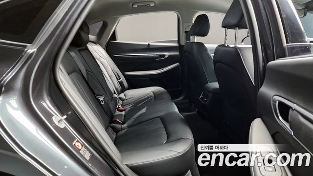 Hyundai Sonata 2023 — photo 17