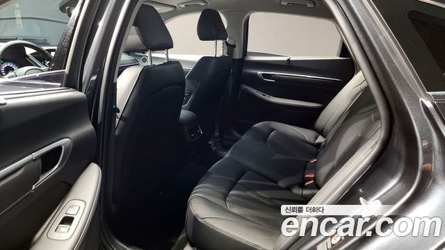 Hyundai Sonata 2023 — photo 18