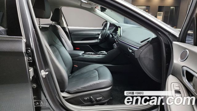 Hyundai Sonata 2023 — photo 16
