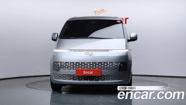 Hyundai Staria 2022 — photo 3