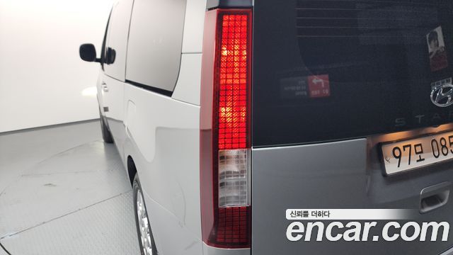 Hyundai Staria 2022 — photo 9
