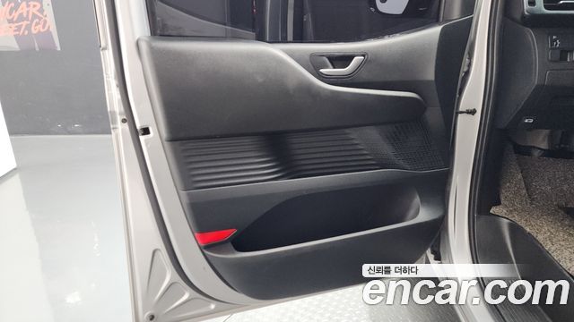 Hyundai Staria 2022 — photo 14
