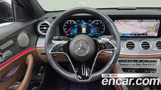 Mercedes-Benz E-Class 2022 — photo 13