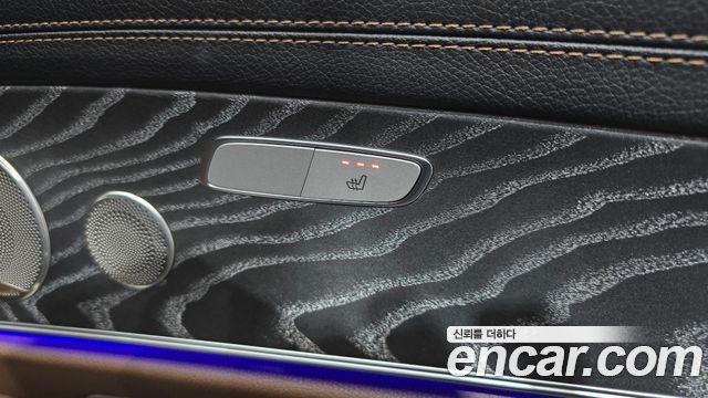 Mercedes-Benz E-Class 2022 — photo 17