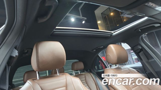 Mercedes-Benz E-Class 2022 — photo 19
