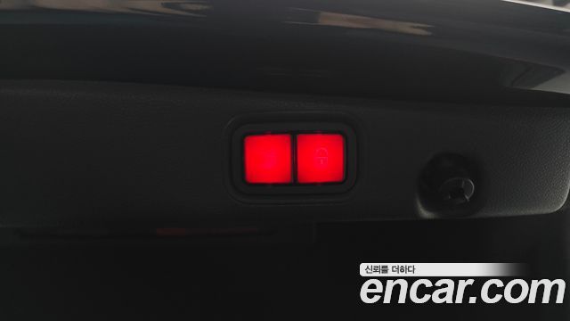 Mercedes-Benz E-Class 2022 — photo 20