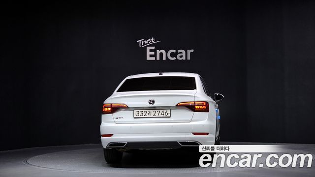 Volkswagen Jetta 2021 — photo 4