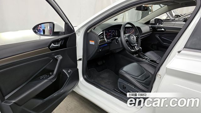 Volkswagen Jetta 2021 — photo 10