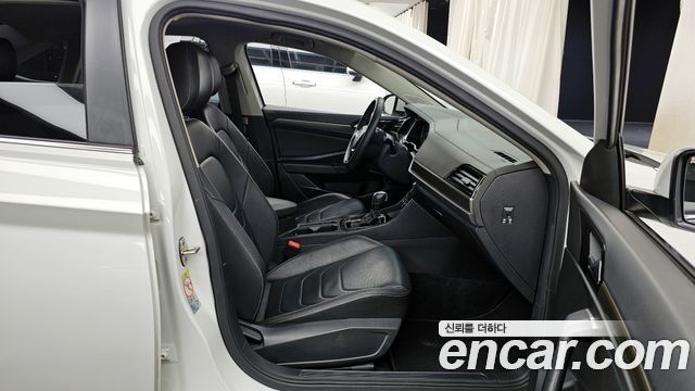 Volkswagen Jetta 2021 — photo 11