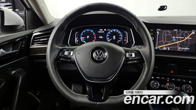 Volkswagen Jetta 2021 — photo 13
