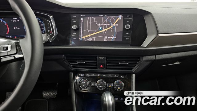 Volkswagen Jetta 2021 — photo 15