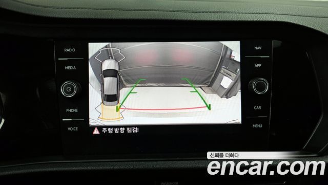 Volkswagen Jetta 2021 — photo 16