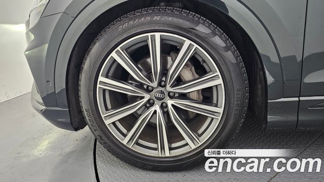 Audi Q8 2021 — photo 5