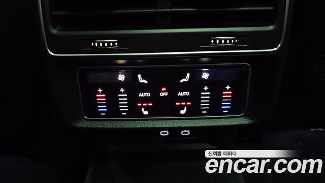 Audi Q8 2021 — photo 19