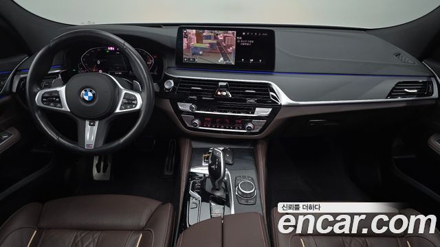 BMW Gran Turismo 2022 — photo 10