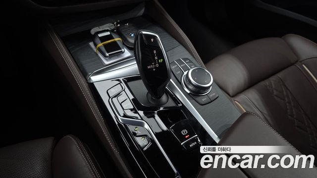 BMW Gran Turismo 2022 — photo 12