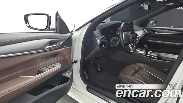BMW Gran Turismo 2022 — photo 17