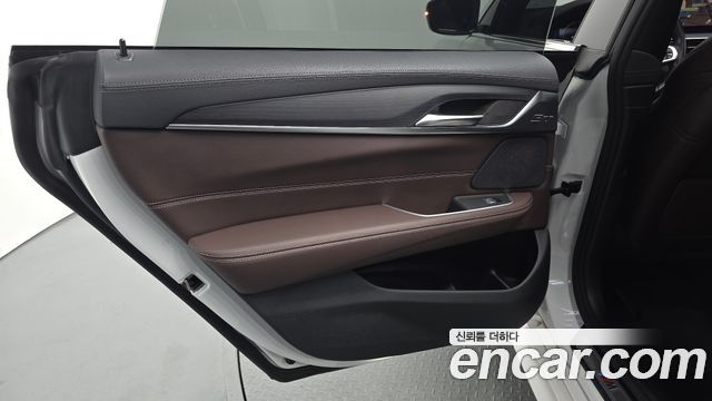 BMW Gran Turismo 2022 — photo 15