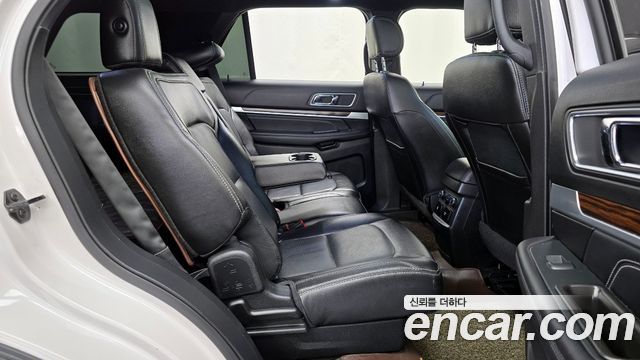 Ford Explorer 2017 — photo 12