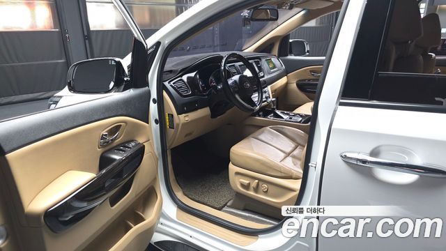 Kia Canival 2019 — photo 10