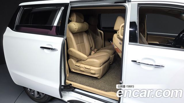 Kia Canival 2019 — photo 12