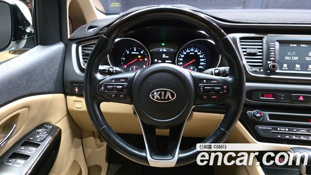 Kia Canival 2019 — photo 13