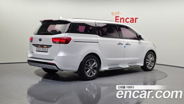 Kia Canival 2017 — photo 2