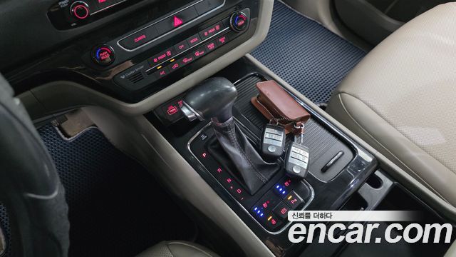 Kia Canival 2017 — photo 12