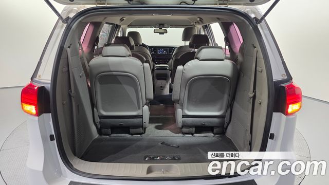 Kia Canival 2017 — photo 26
