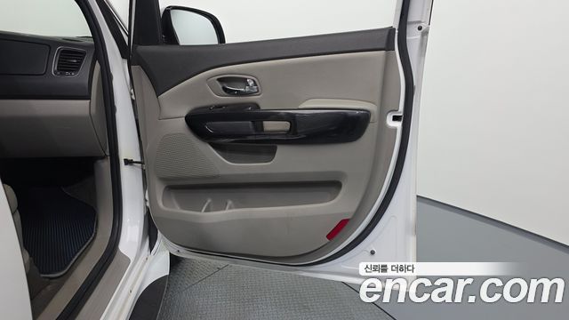 Kia Canival 2017 — photo 15
