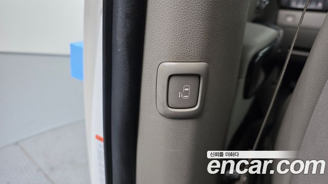 Kia Canival 2017 — photo 33