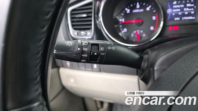 Kia Canival 2017 — photo 36