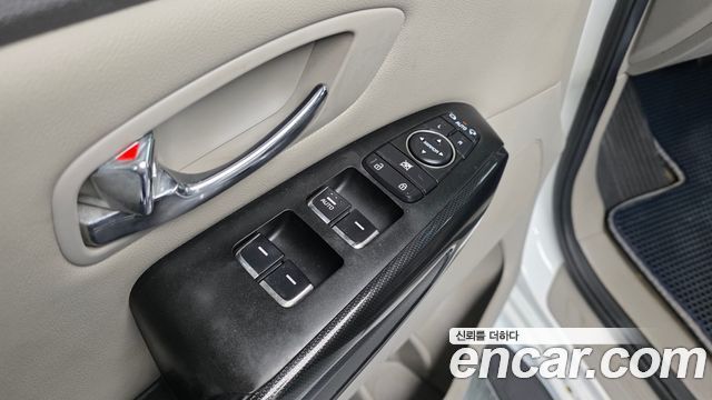 Kia Canival 2017 — photo 37