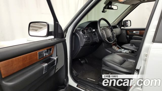 Land Rover Discovery 2013 — photo 10