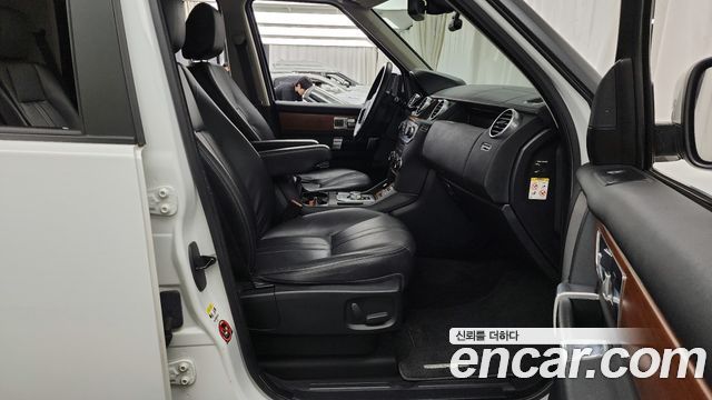 Land Rover Discovery 2013 — photo 11