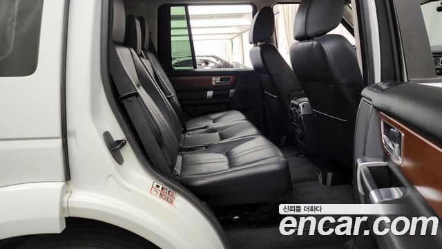 Land Rover Discovery 2013 — photo 12