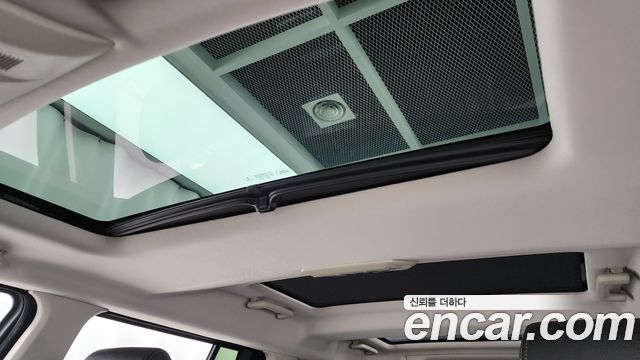 Land Rover Discovery 2013 — photo 18