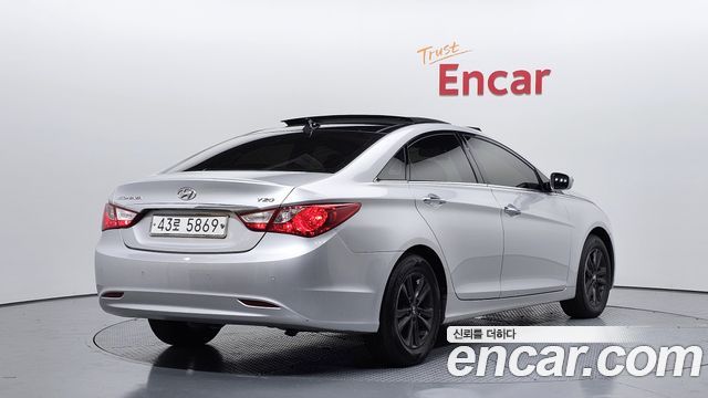 Hyundai Sonata 2010 — photo 2